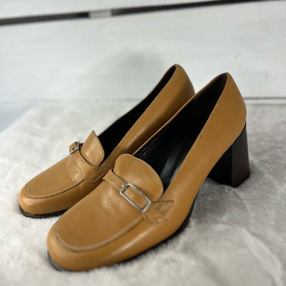 Coach Size 8b tan mary janes​